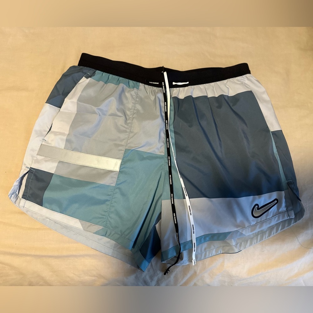Large Nike 5” LIMITED EDITION Shorts (ONLY WORN ONCE)